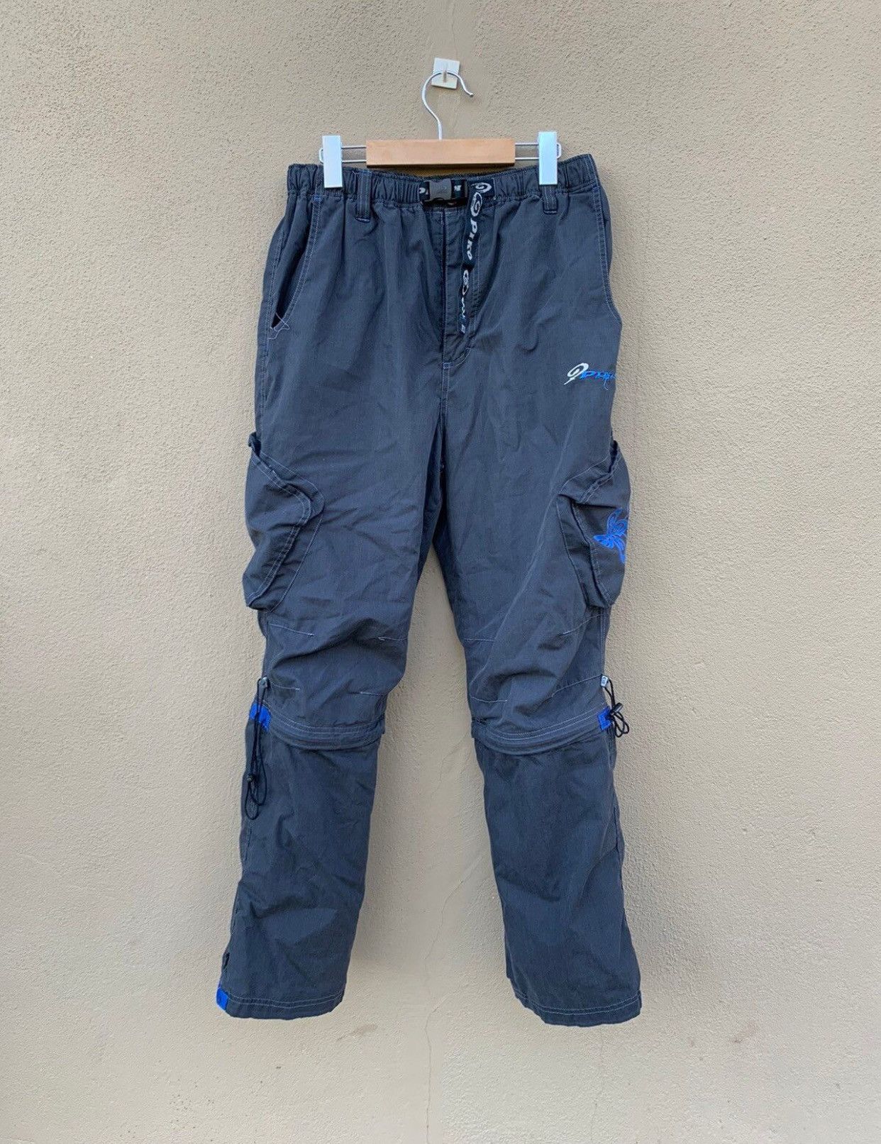 image of Surf Style x Vintage 3D Pocker Cargo Tearable Pant To Short in Black, Men's (Size 32)
