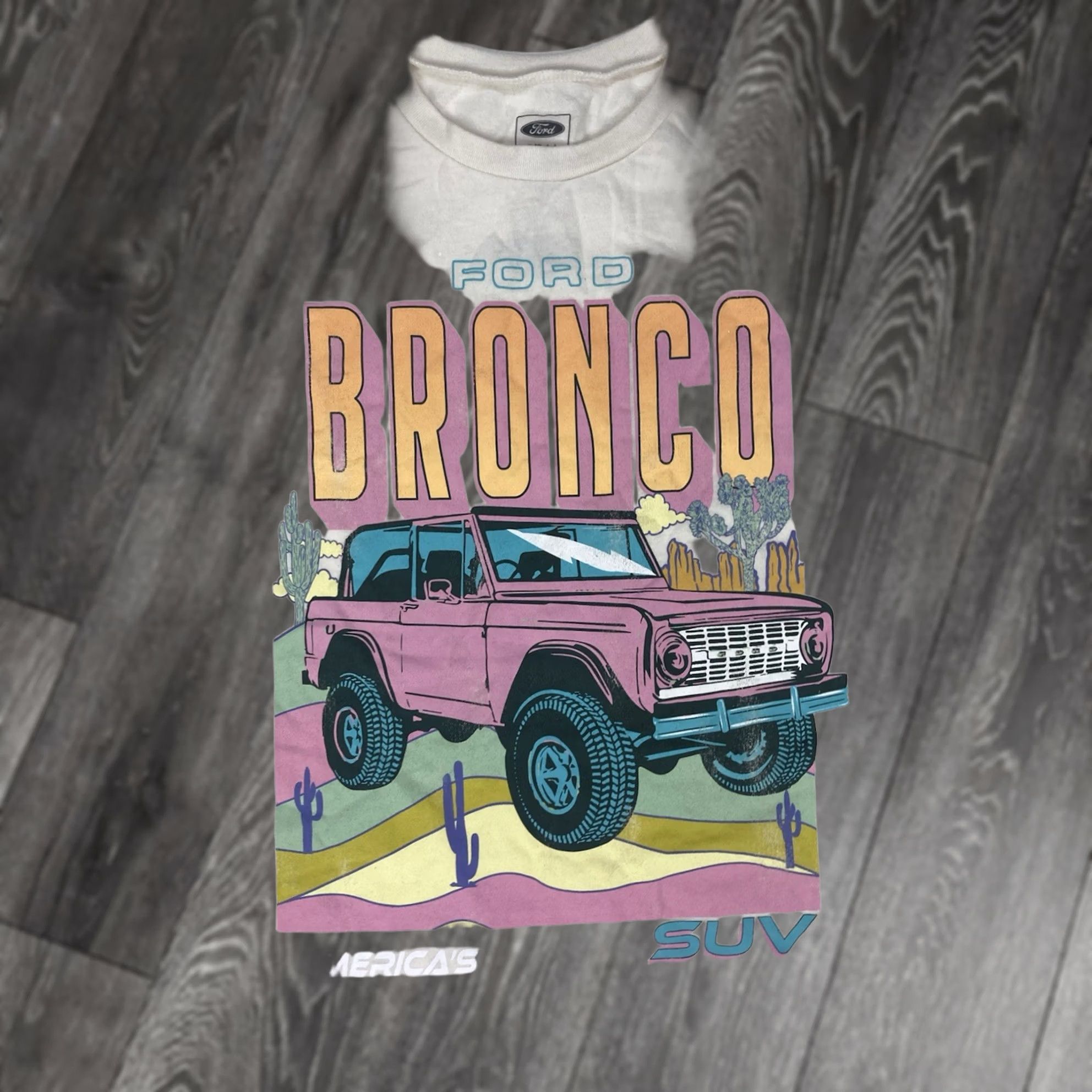 Ford FORD Bronco America's Original SUV Graphic T-shirt Women Medium Short Sleeve Size M / US 6-8 / IT 42-44 - 1 Thumbnail