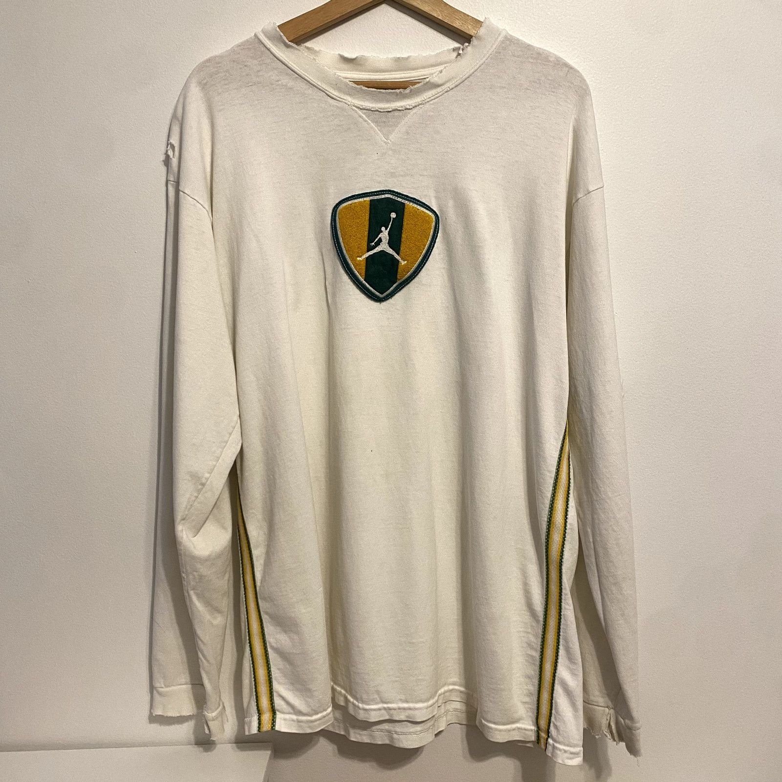 Jordan Brand × Nike × Vintage Vintage Jordan Jumpman Felt Logo 90s Long Sleeve T Shirt Size US L / EU 52-54 / 3 - 1 Thumbnail