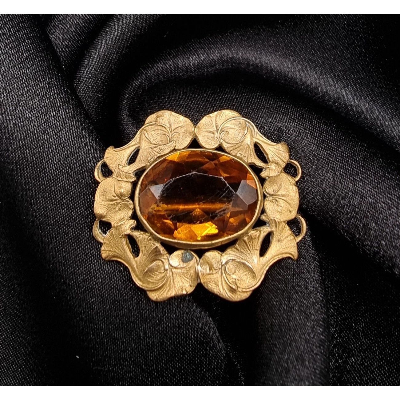 Vintage Antique Early 20th Century Gold-Tone Brooch With Amber Oval Size ONE SIZE - 1 Thumbnail