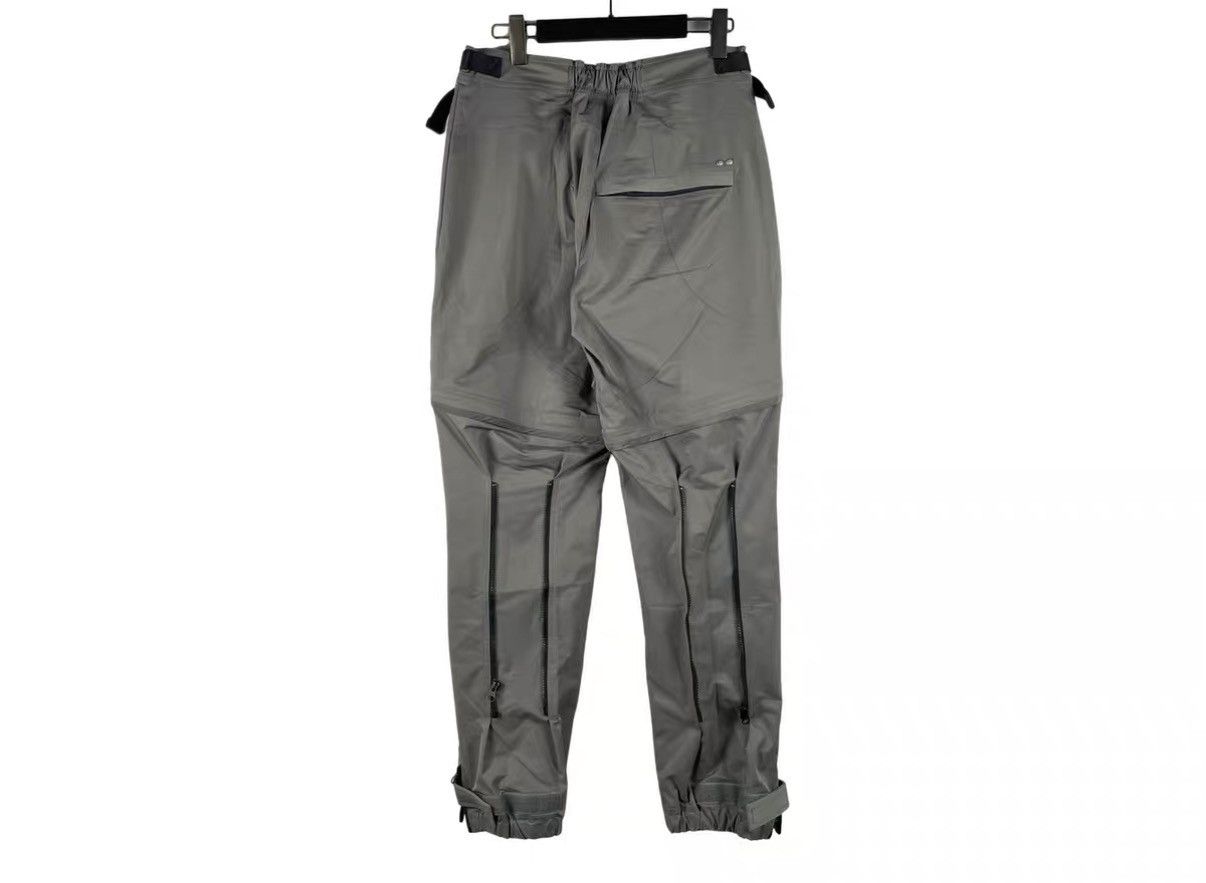 FAR FROM WHAT Far Archive Grey Tech Cargo Pants with Leg Zippers J31 Size US 34 / EU 50 - 2 Thumbnail