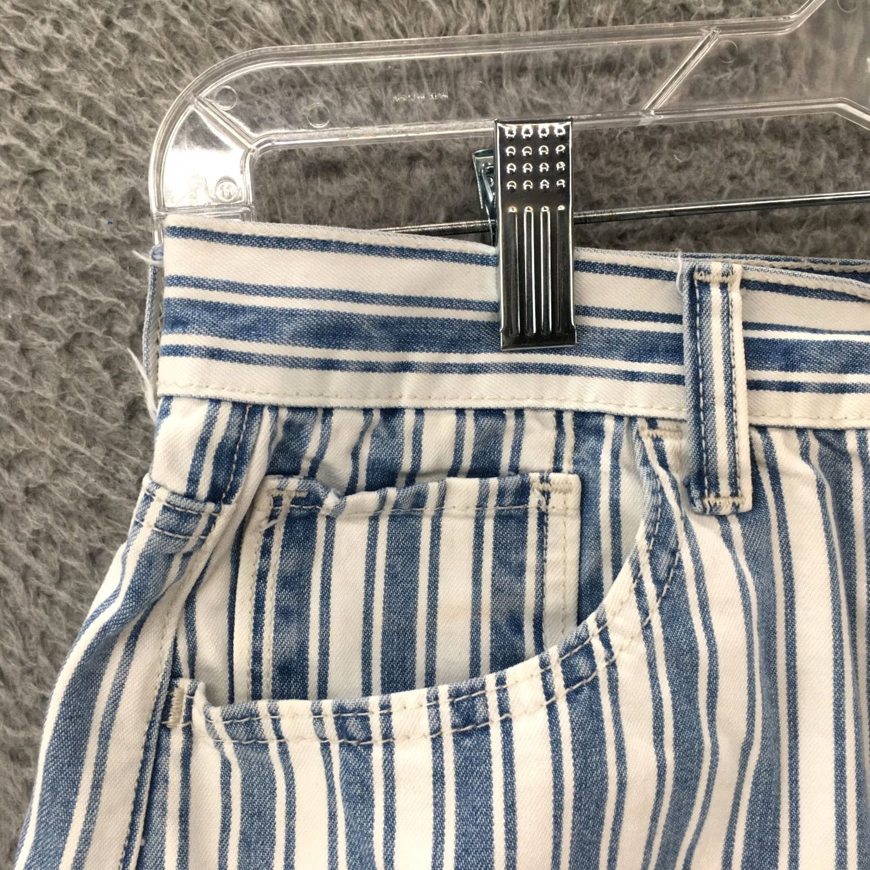 American Eagle Outfitters American Eagle Outfitters Cuffed Mom Shorts Womens 8 Denim Striped Zip Blue Adult Regular Womens Size 30" / US 8 / IT 44 - 2 Thumbnail