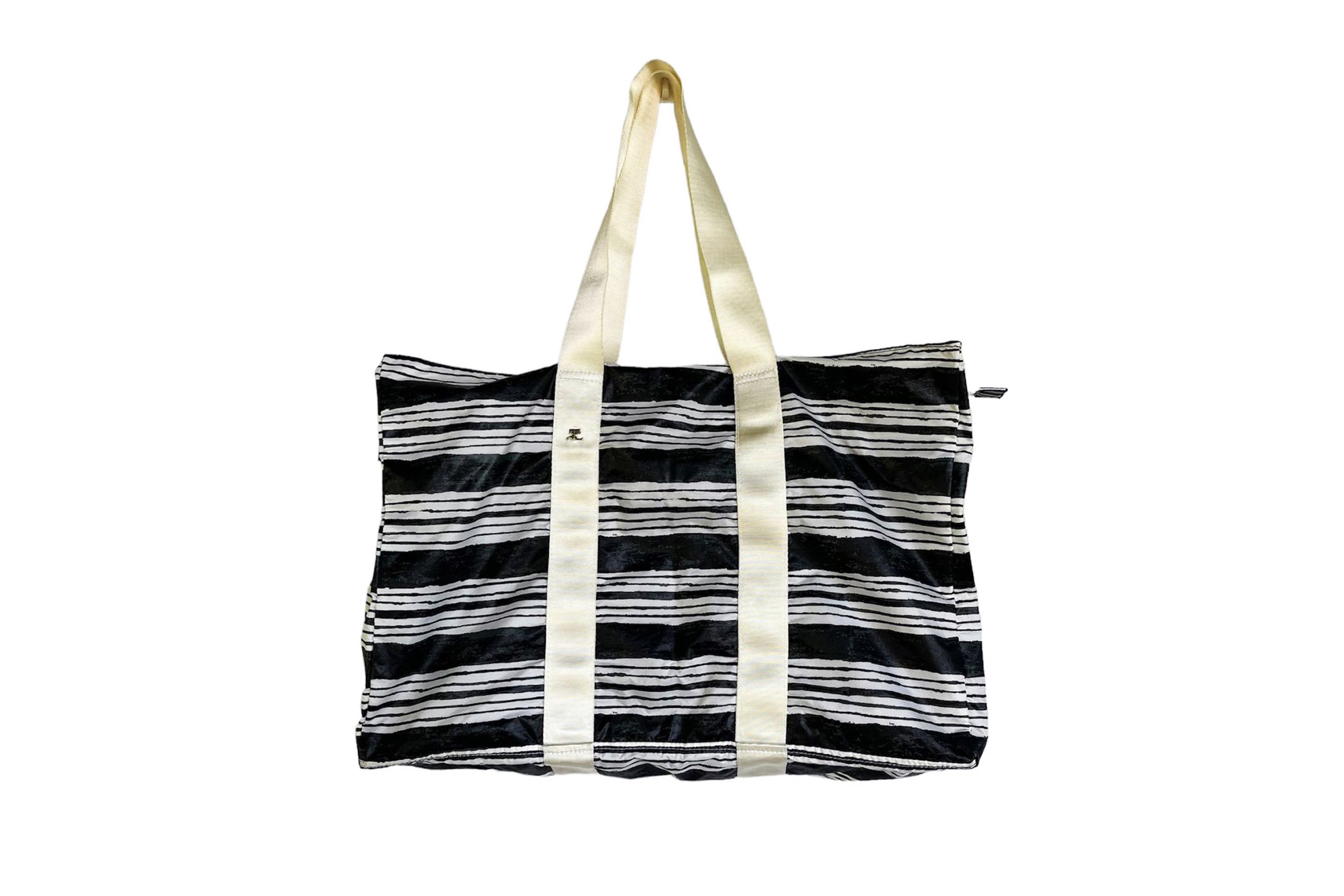Courreges Oversized COURRÈGES Nylon Traveling bag, Foldable gym bag Size ONE SIZE - 1 Thumbnail