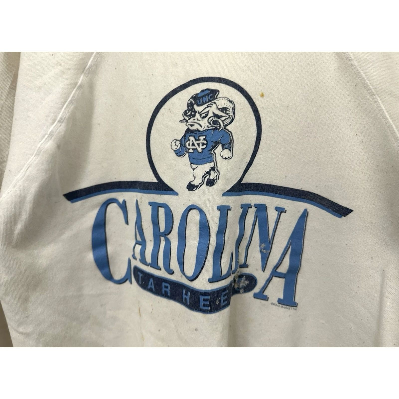 Vintage VTG 80s UNC Carolina Tar Heels Raglan Distressed Worn Sweatshirt Size L Mens Cream Size US L / EU 52-54 / 3 - 4 Thumbnail