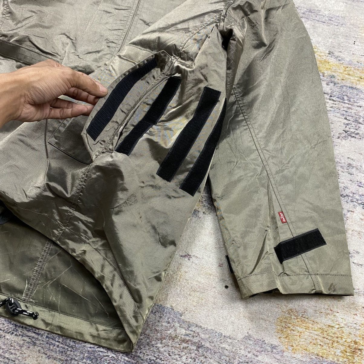 Levi's Vintage 1995 Levis by massimo osti ninja hood jacket Size US M / EU 48-50 / 2 - 7 Thumbnail