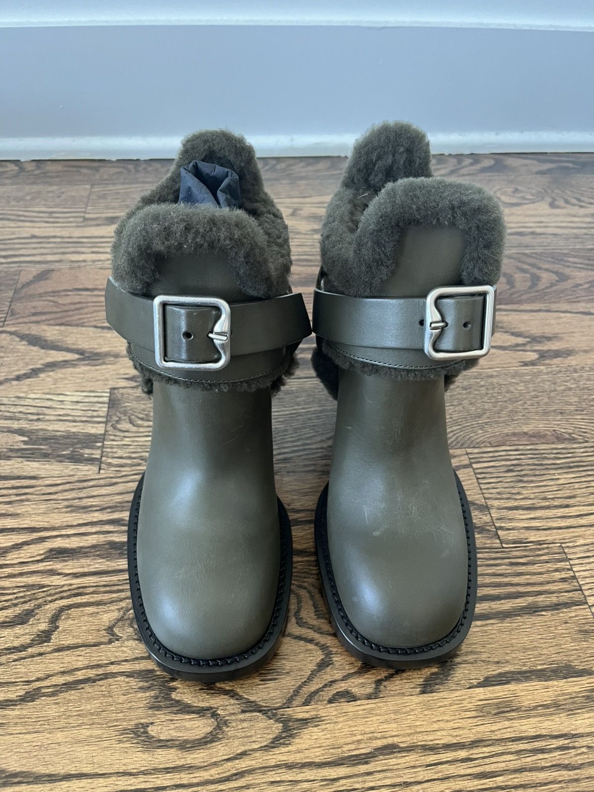 Burberry Burberry Leather and Shearling Cosy Stirrup Boots Size US 7 / IT 37 - 8 Thumbnail