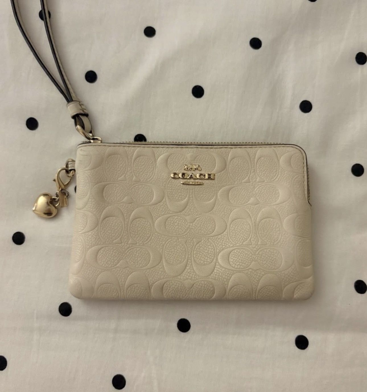 Coach coach wristlet with charm!! Size ONE SIZE - 1 Thumbnail