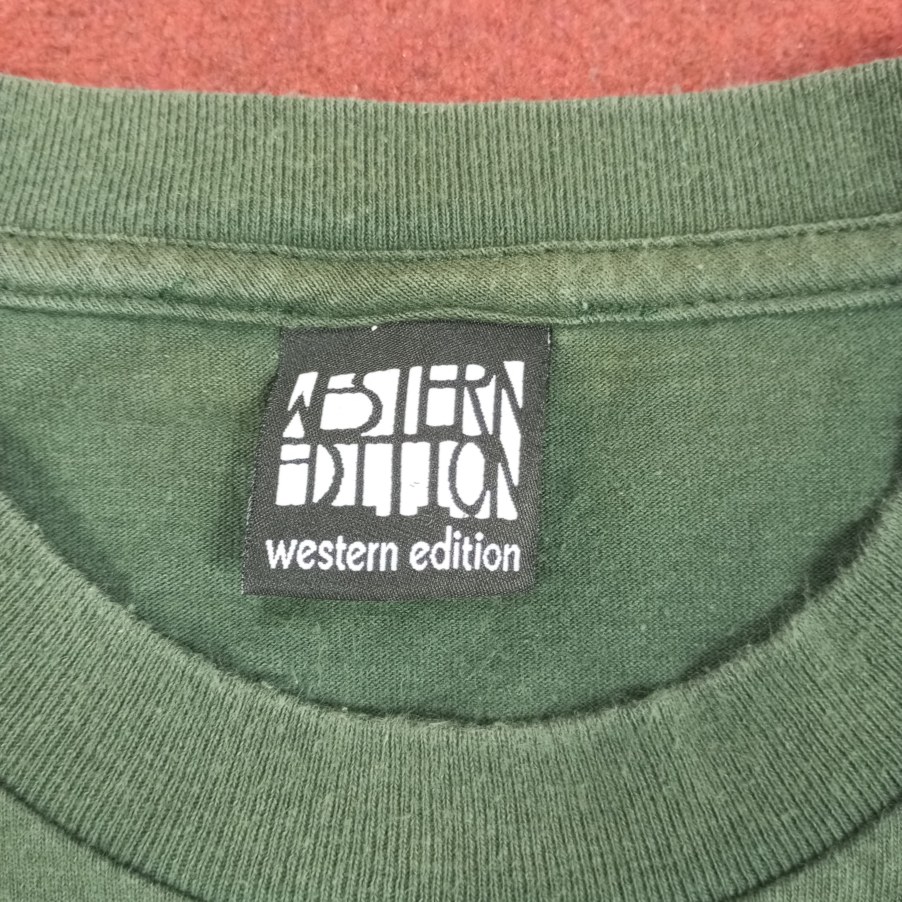 Vintage Western Edition Center Design Tshirt Size US M / EU 48-50 / 2 - 6 Thumbnail