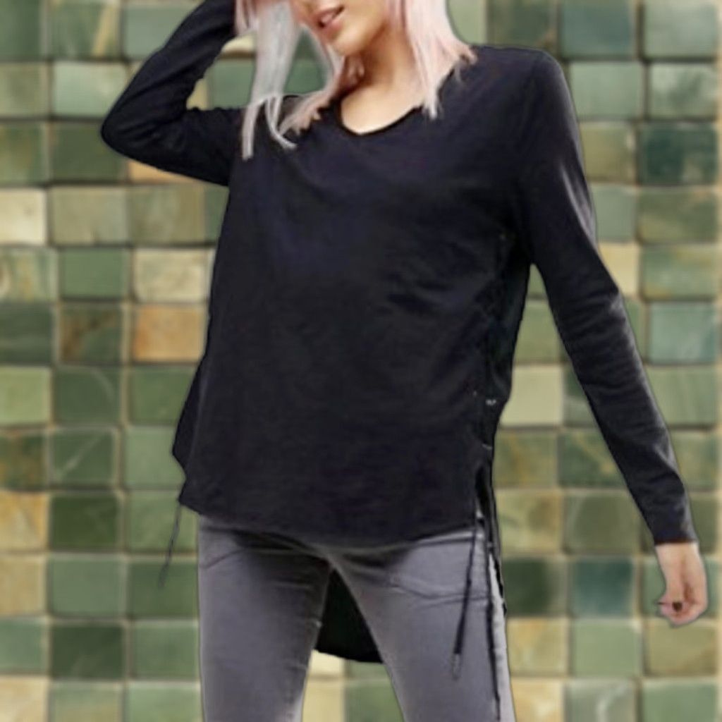 Vintage BLANKNYC Blouse Top Black Lace Up Tencel XL Relaxed Fit Raglan Sleeve Scoop Neck Knit Casual Women's Modern Vintage-Not-Applicable Size XL / US 12-14 / IT 48-50 - 1 Thumbnail