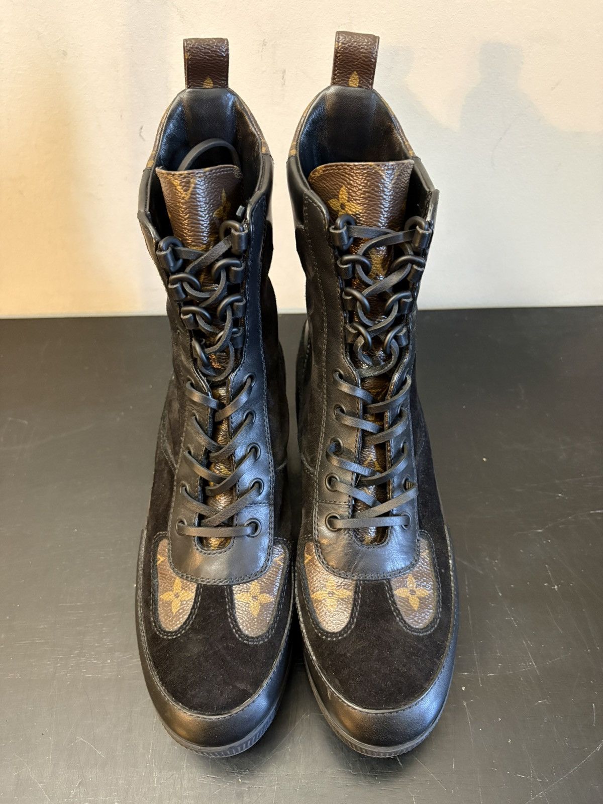 Louis Vuitton Louis Vuitton LV Monogram Laureate Platform Desert Boots Size US 8 / IT 38 - 2 Thumbnail