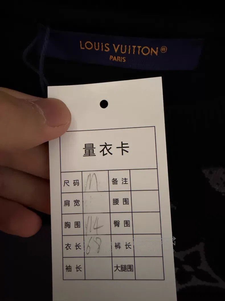 Louis Vuitton Louis Vuitton Black and white gradient logo sweatshirt Size US M / EU 48-50 / 2 - 3 Thumbnail