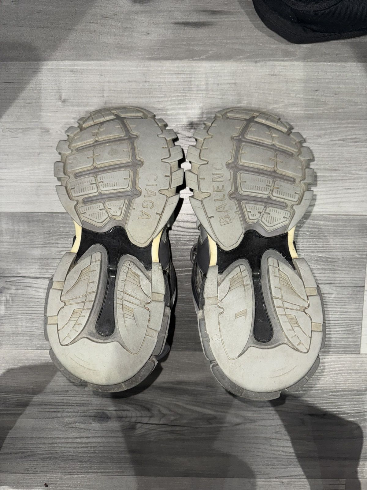 Balenciaga LED Balenciaga Tracks Size US 11 / EU 44 - 14 Thumbnail