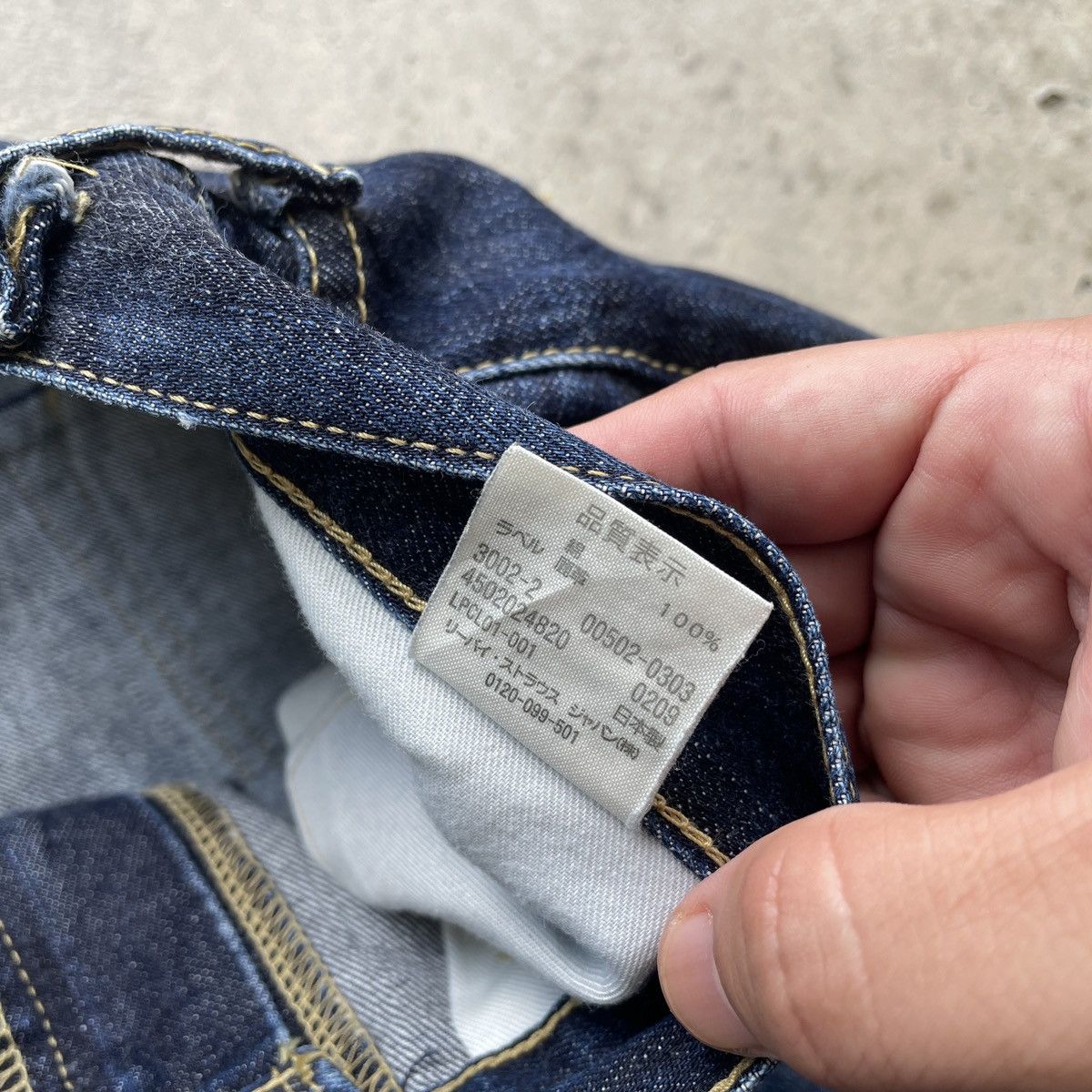 Levi's Vintage Clothing Vintage Levi’s 502 Distressed Jeans Dark Blue Faded Pants Size US 32 / EU 48 - 9 Thumbnail