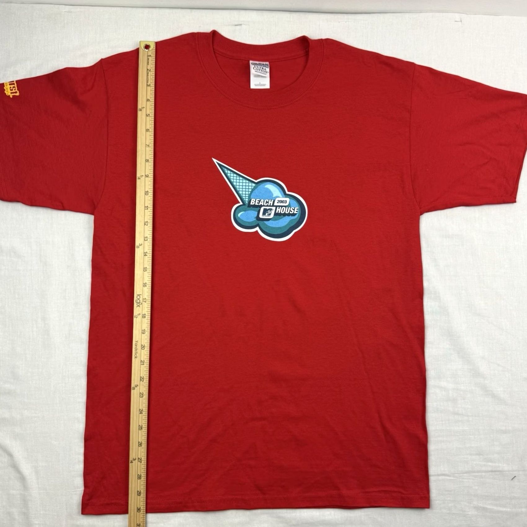 Gildan VINTAGE MTV 2003 Beach House Promo T Shirt Adult Large Red Cotton Gildan Short Sleeve Crew Neck Men 90s Y2K Starsub? Size US L / EU 52-54 / 3 - 6 Thumbnail