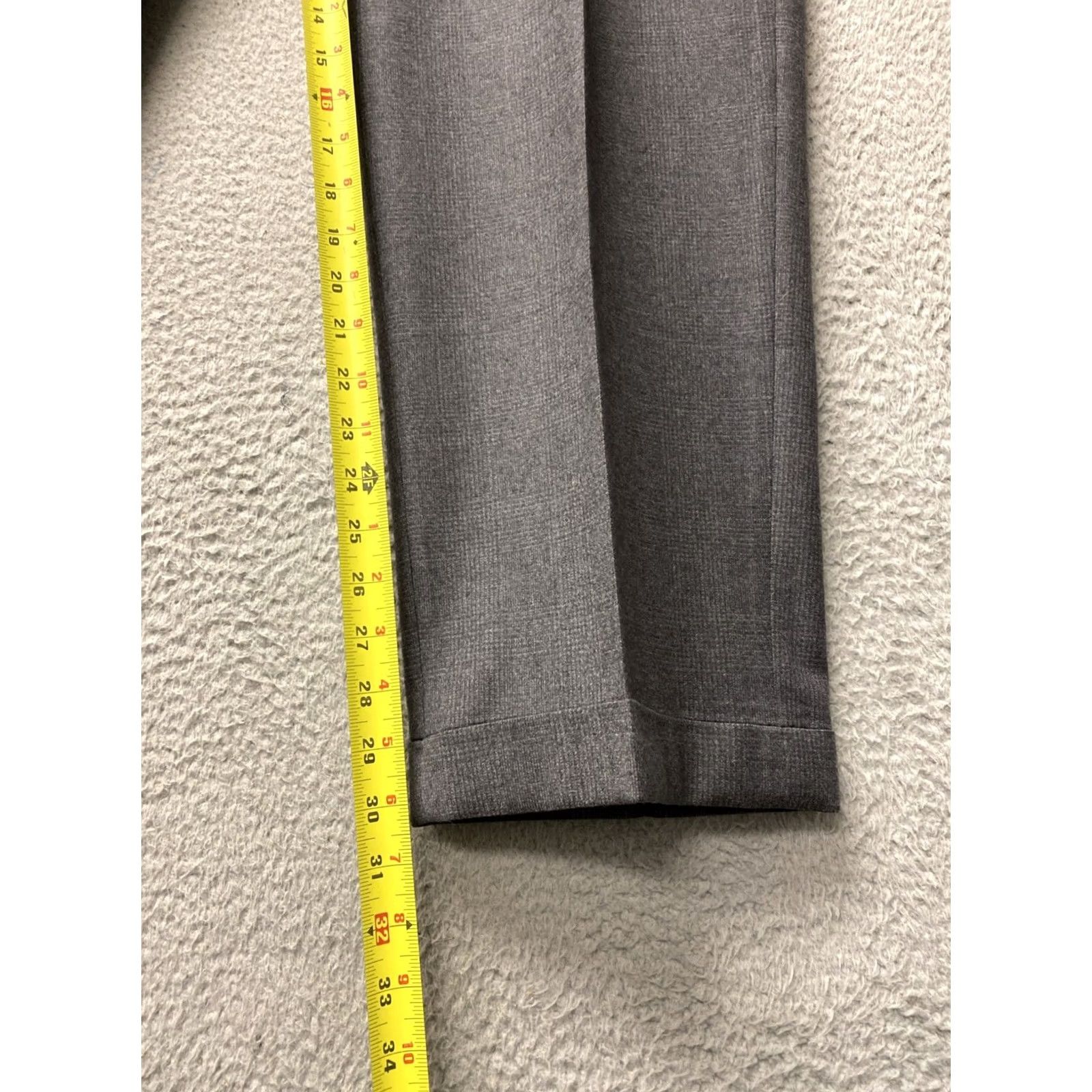 Jos. A. Bank Jos. A. Bank Dress Pants Men 32x30 Gray Glenn Plaid Wool /0847 Pants Regular 40 in Waist Gray Dress Pants Men Slim Flat Front Slash Pockets Pocket Size US 42 / EU 58 - 5 Thumbnail