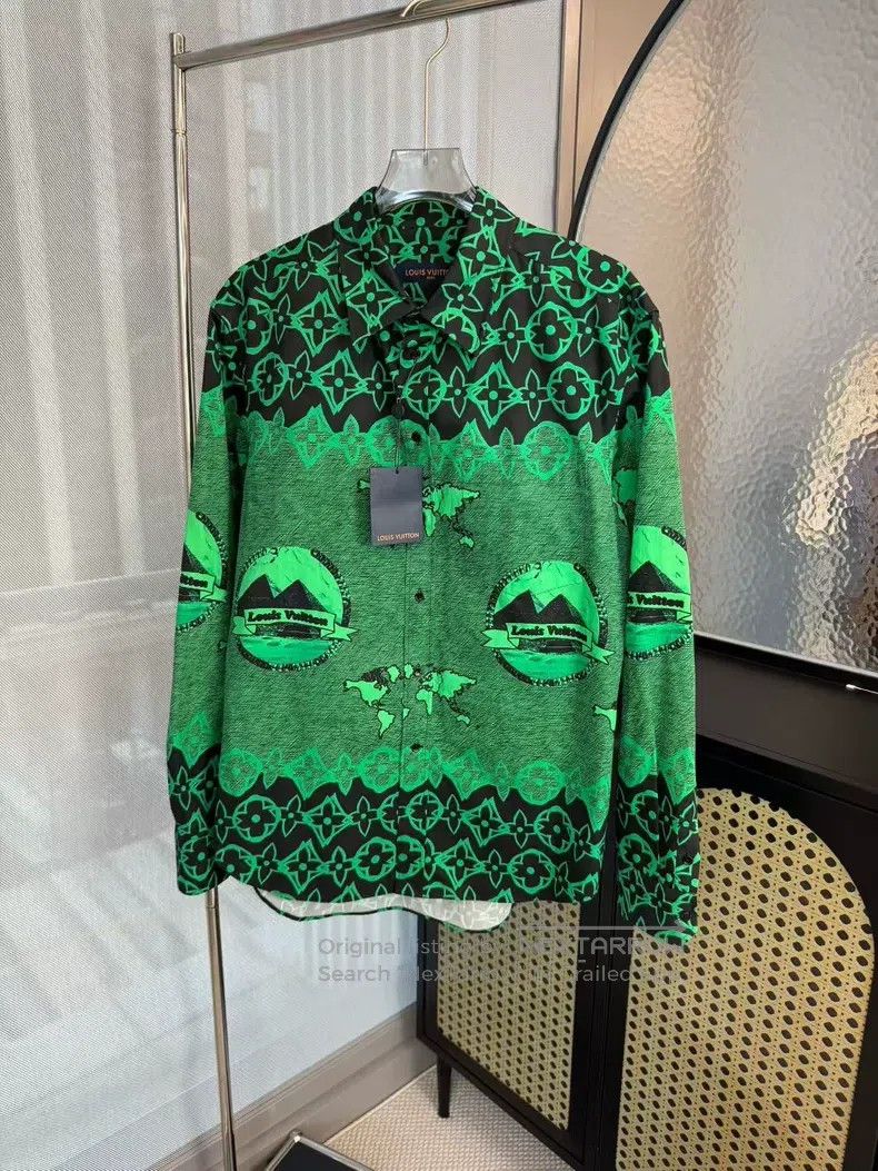 Louis Vuitton Louis Vuitton Green Pyramid Multi-Element Landscape Shirt Size US L / EU 52-54 / 3 - 1 Thumbnail