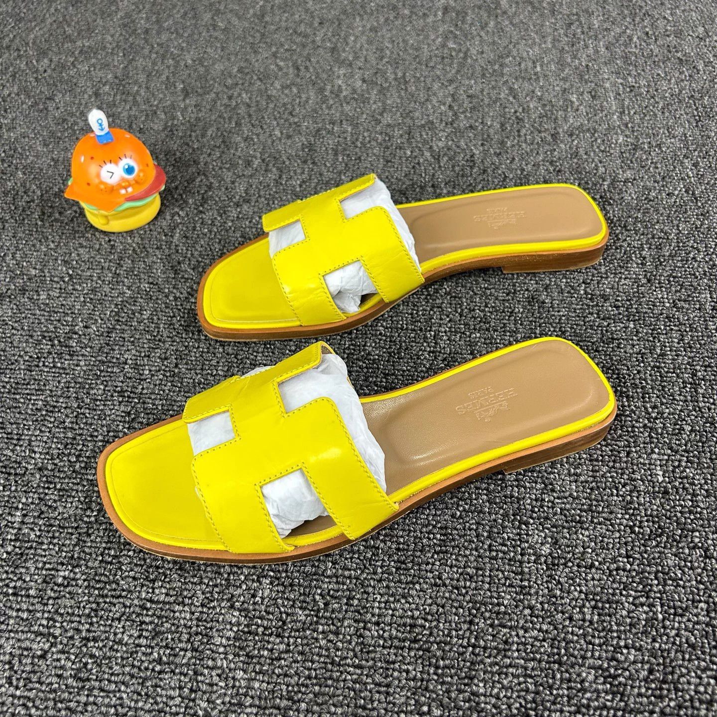 Hermes Hermes Yellow Classic H Slipper 35.5 Size US 5 / IT 35 - 1 Thumbnail