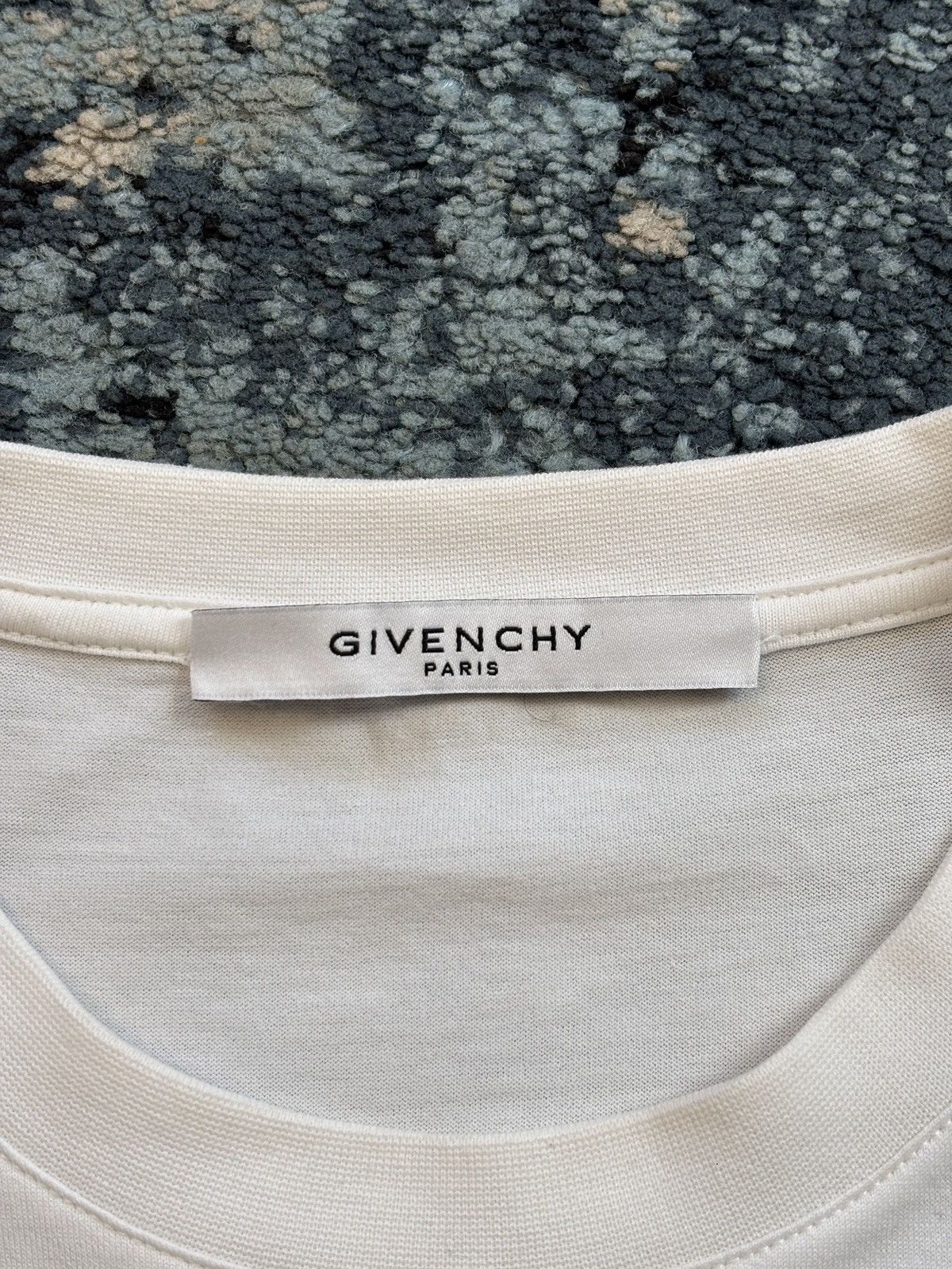 Givenchy Givenchy White Back Hit Embroidered T Shirt Size Medium Size US M / EU 48-50 / 2 - 4 Thumbnail