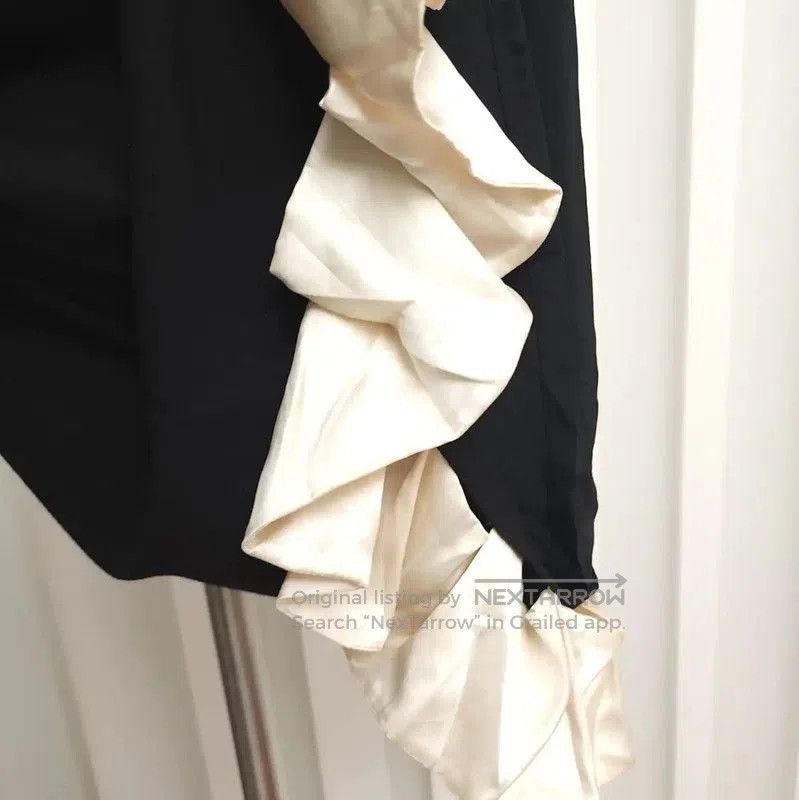 Givenchy Givenchy Black Wool Short Sleeve Dress . Size XS / US 0-2 / IT 36-38 - 3 Thumbnail