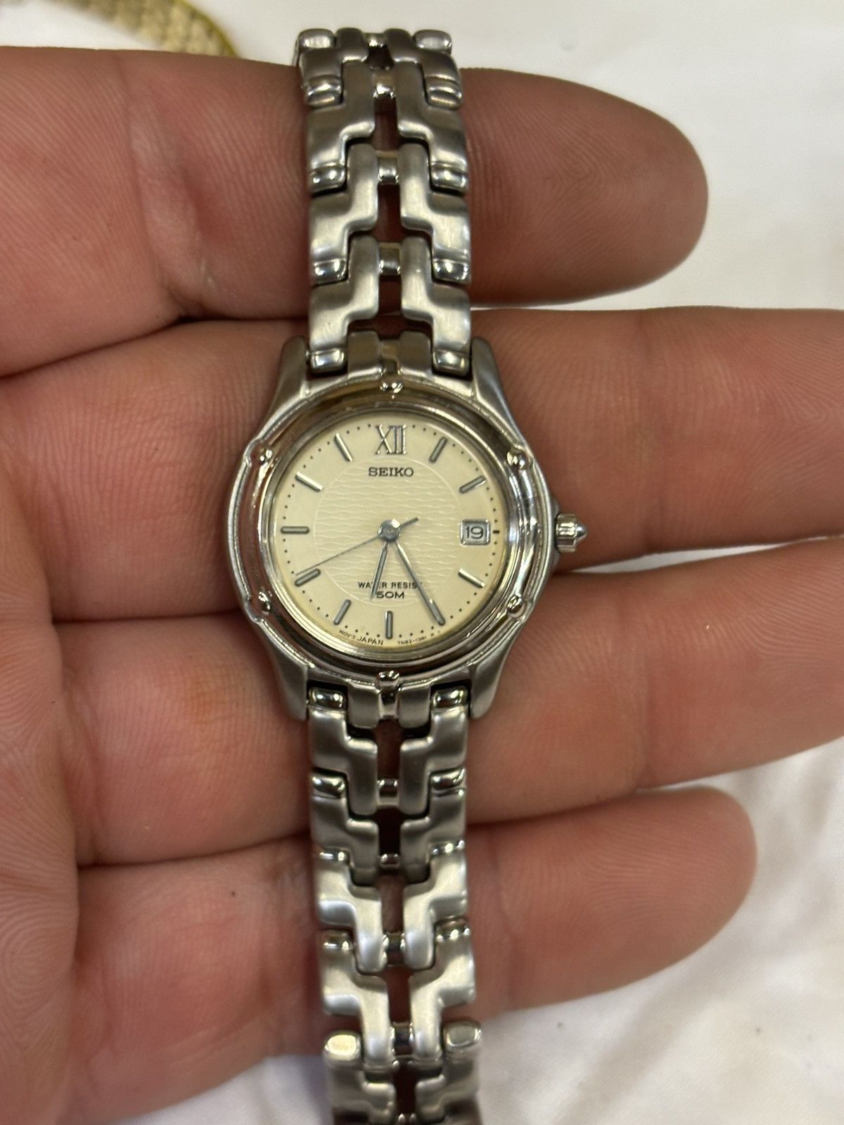 Seiko Seiko 7N82-0599 5 Bar Silver Tone Womens Watch! New battery! Size ONE SIZE - 2 Thumbnail