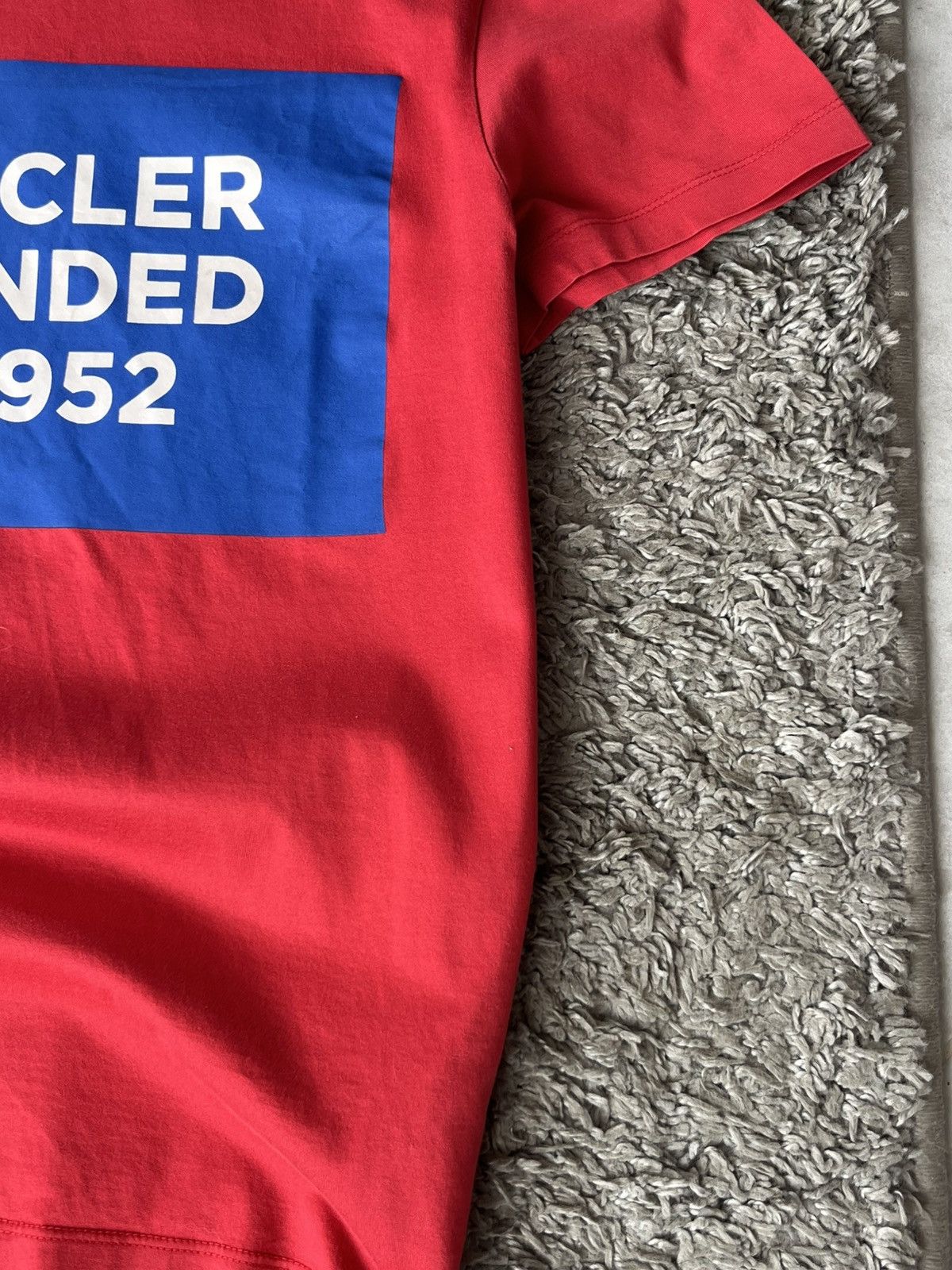 Moncler Vintage Luxury Moncler tee Size US S / EU 44-46 / 1 - 5 Thumbnail