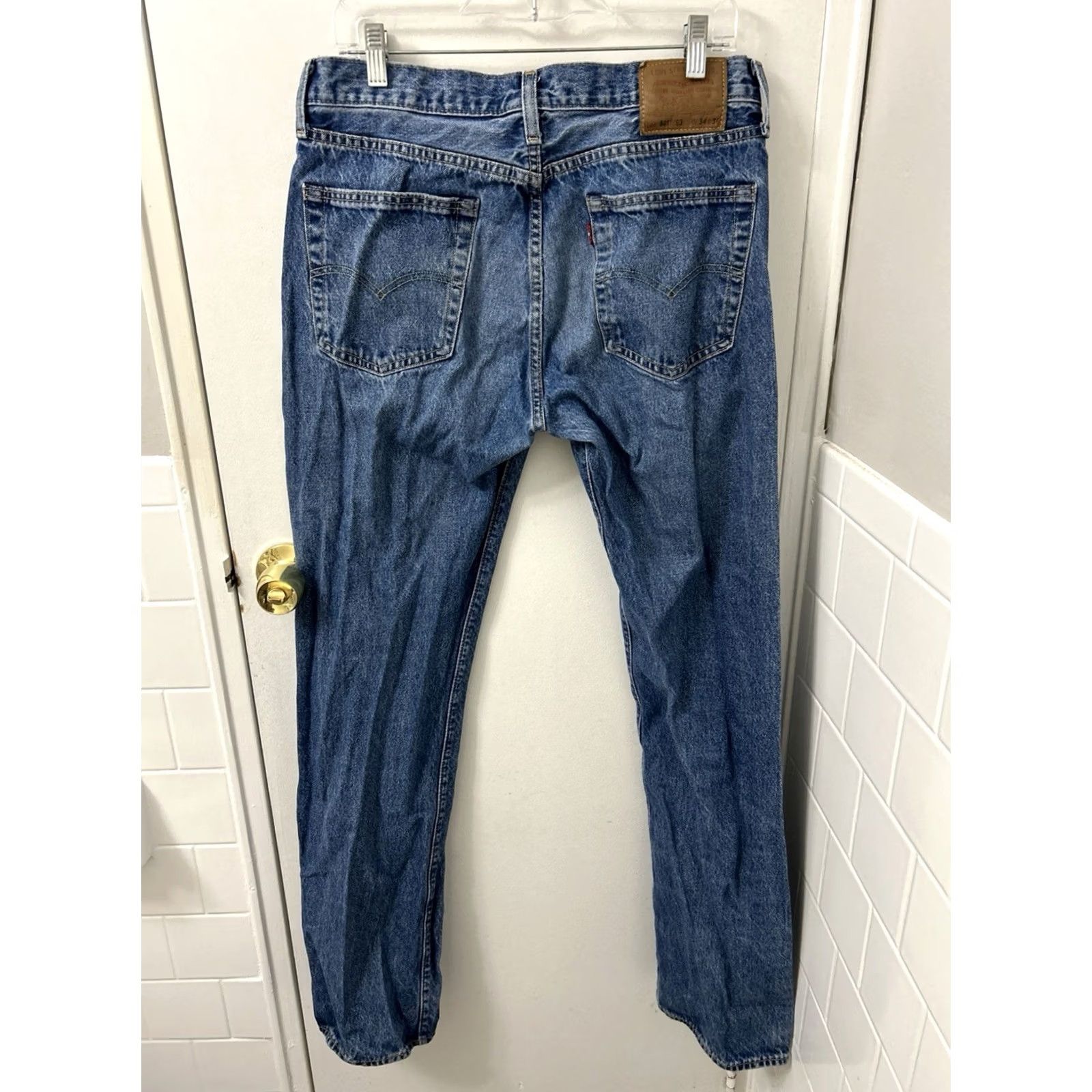 Levi's Levi's 501 Jeans Mens 34x35 Medium Wash Blue Original Fit Denim Button Fly Straight 90s Vintage Pockets Mens Size US 34 / EU 50 - 2 Thumbnail