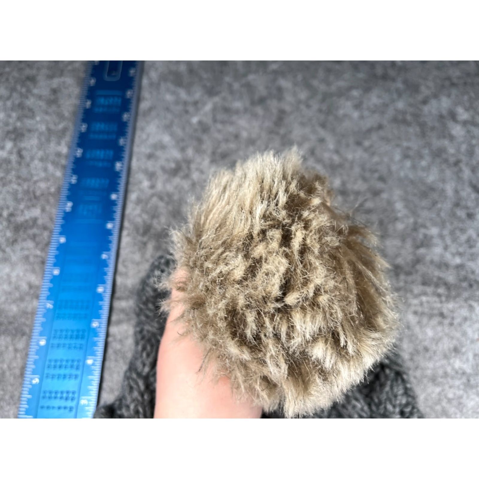 Vintage Beanie Toque Women One Size Gray Cable Knit 100% Acrylic Ski Pom Outdoors Size ONE SIZE - 3 Thumbnail