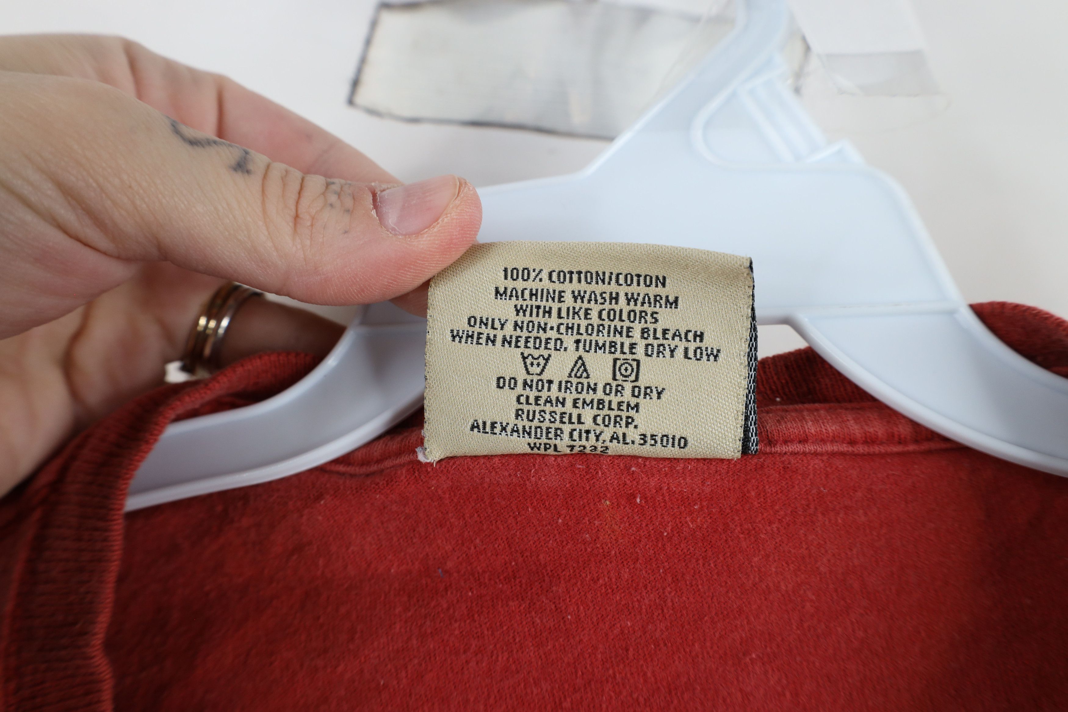 Russell Athletic × Vintage Vintage 90s Russell Athletic Blank Pocket T-Shirt Red Cotton Size US L / EU 52-54 / 3 - 10 Thumbnail