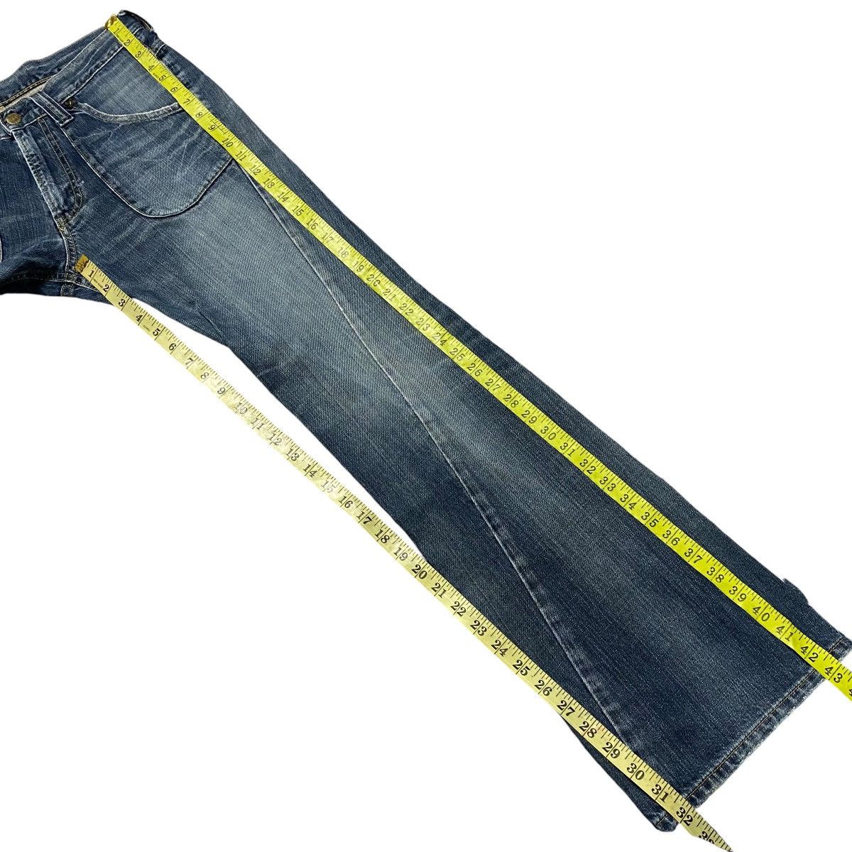 Japanese Brand Vintage Lee Riders Spiral Cut Denim Flare Jeans Size US 32 / EU 48 - 17 Thumbnail