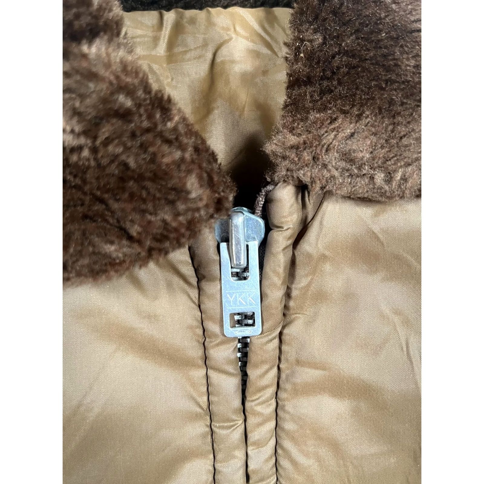 Vintage VINTAGE Mens Quilted Coat Nylon Puffer Full Zip Lined Brown XL Wool? (Note: This line is invalid as per rules; provide final title instead.) Size US XL / EU 56 / 4 - 6 Thumbnail