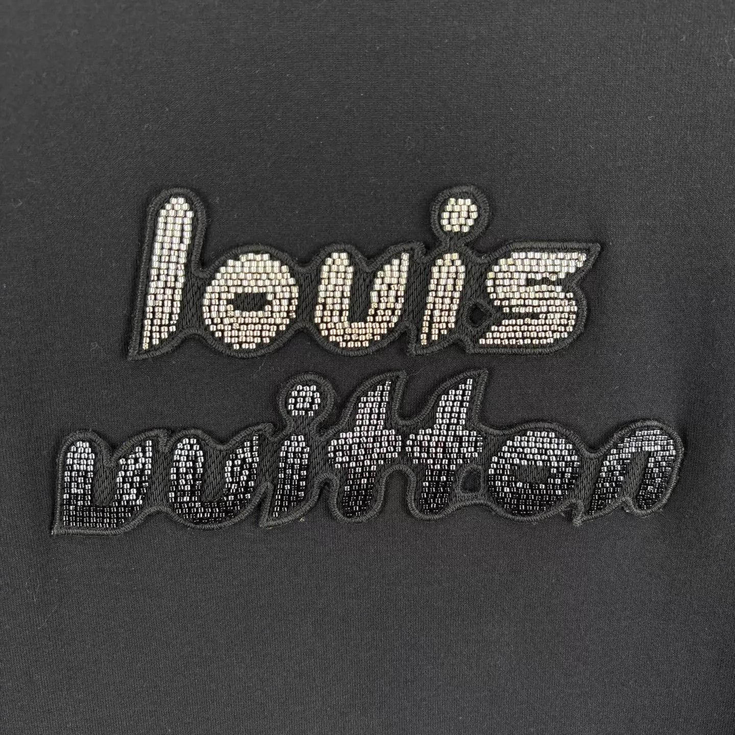 Louis Vuitton Louis Vuitton Beaded Logo Black S Short Sleeve Size US S / EU 44-46 / 1 - 4 Thumbnail