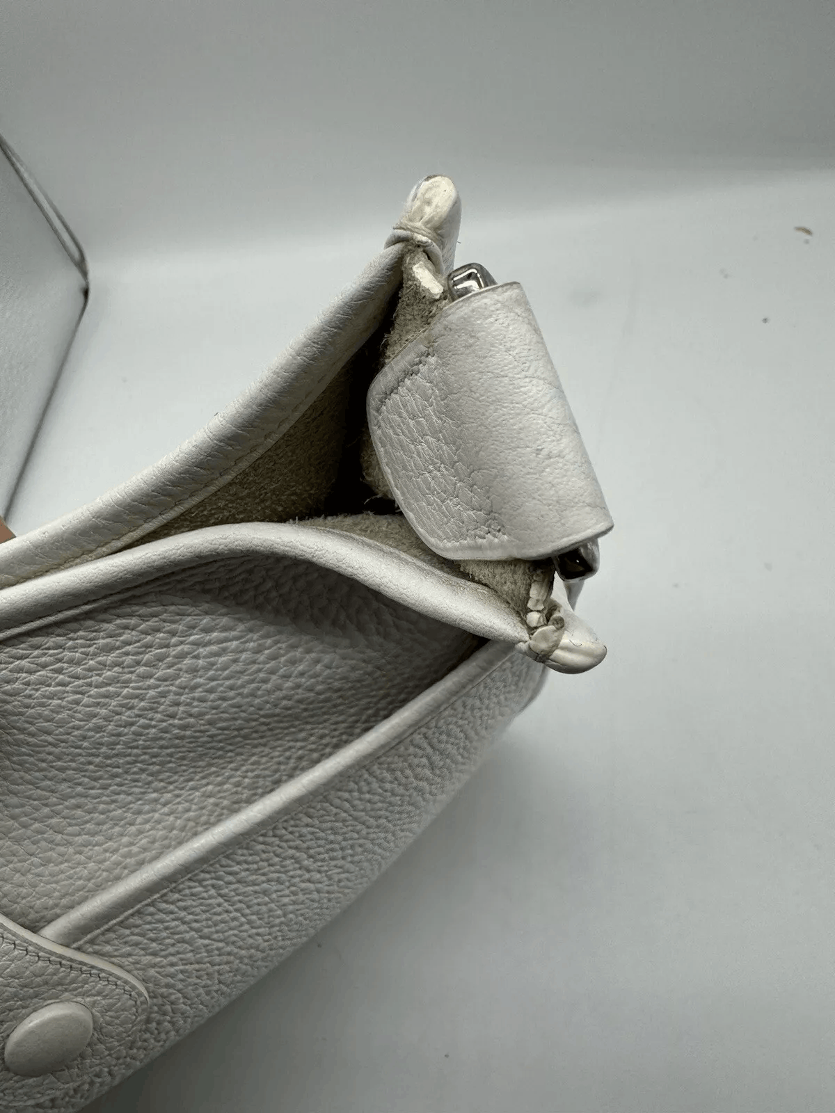 Hermes Hermes Evelyne iii 3PM Clemence Leather White Size ONE SIZE - 5 Thumbnail