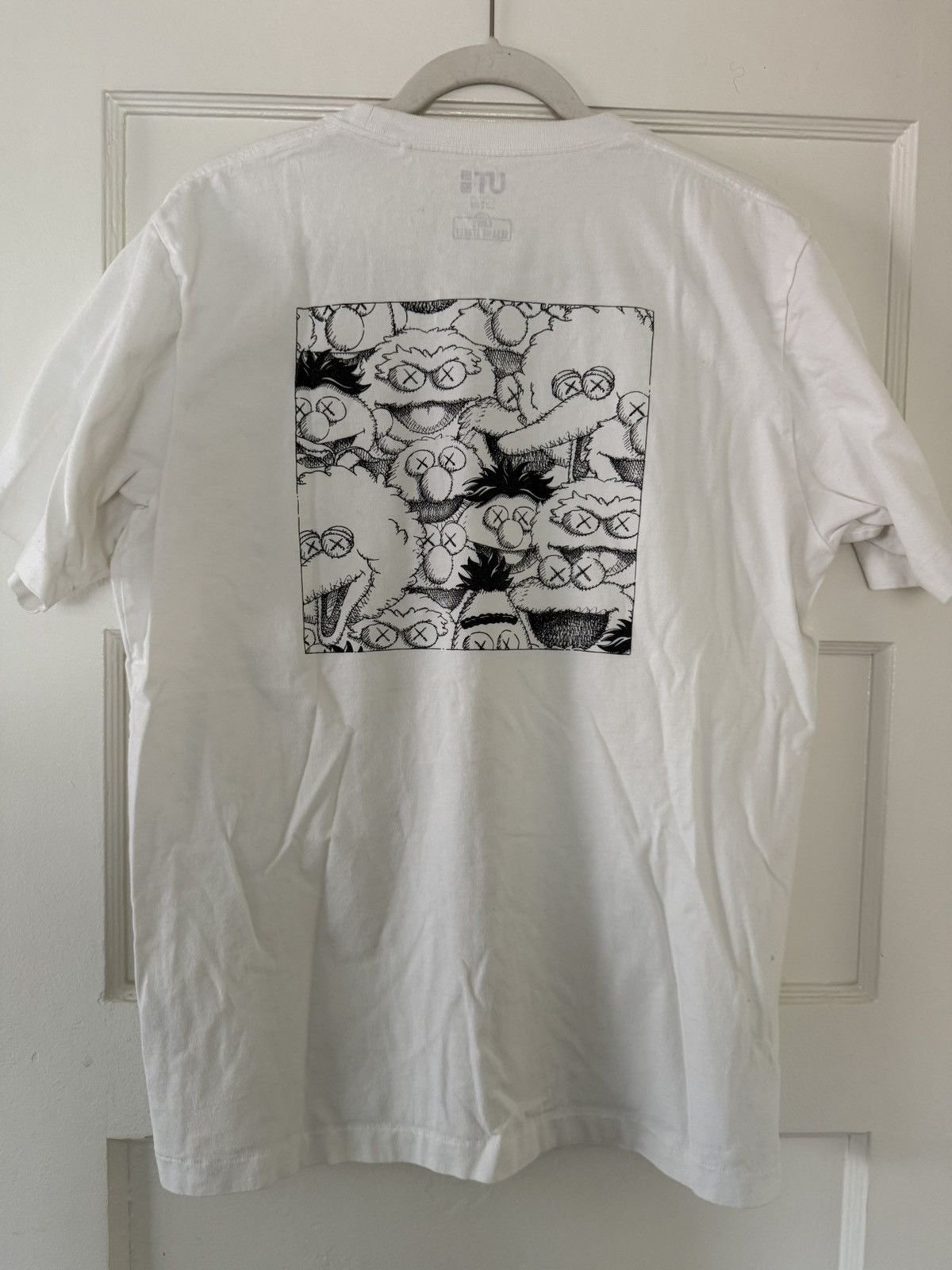 Kaws × Uniqlo Kaws x Uniqlo x Sesame Street Tee Size US M / EU 48-50 / 2 - 3 Thumbnail