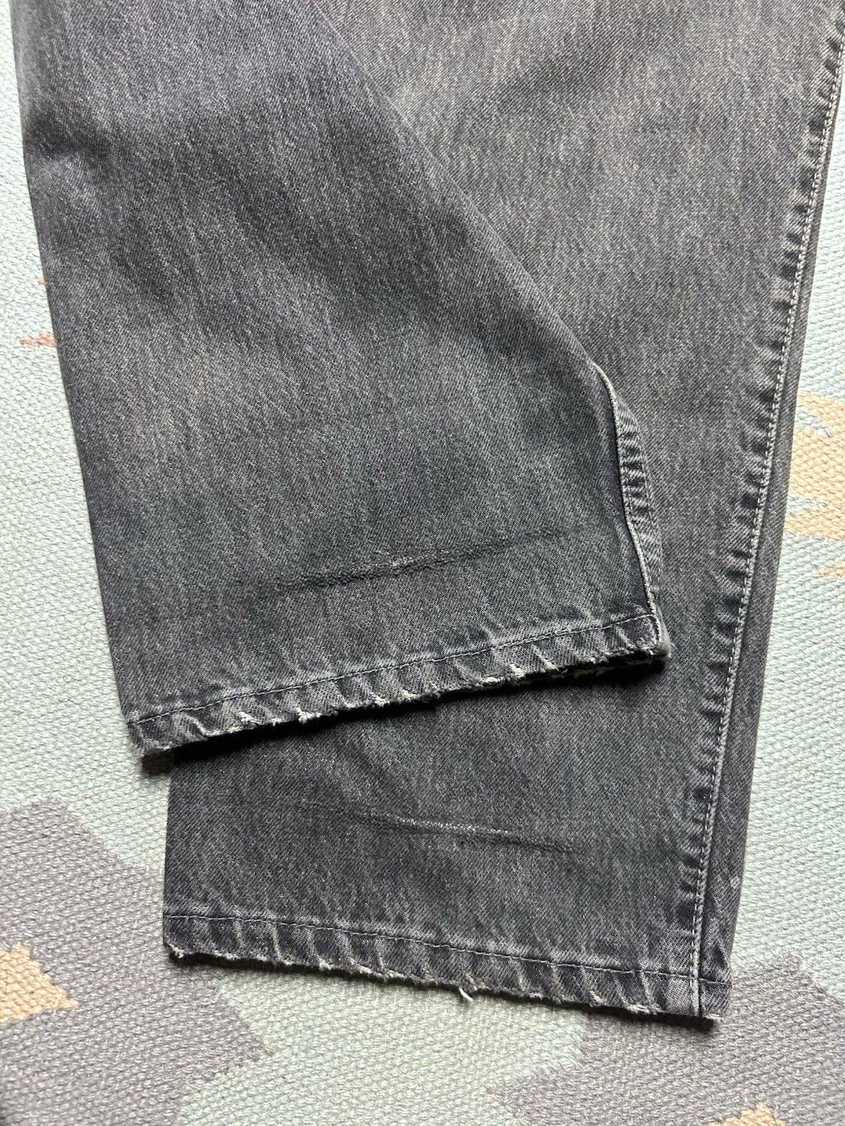 Vintage Vtg 90s Levi’s 546 jeans distressed goth grunge USA 36x30 Size US 36 / EU 52 - 2 Thumbnail