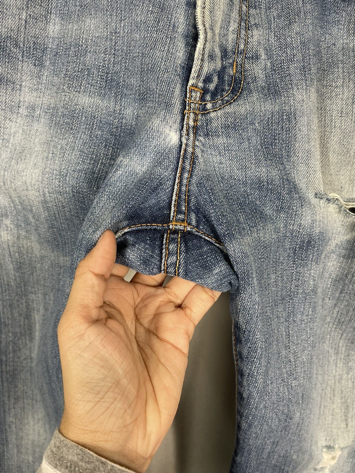 Edwin Vintage Edwin 402 Made In Japan Distressed Jeans Size US 33 - 13 Thumbnail