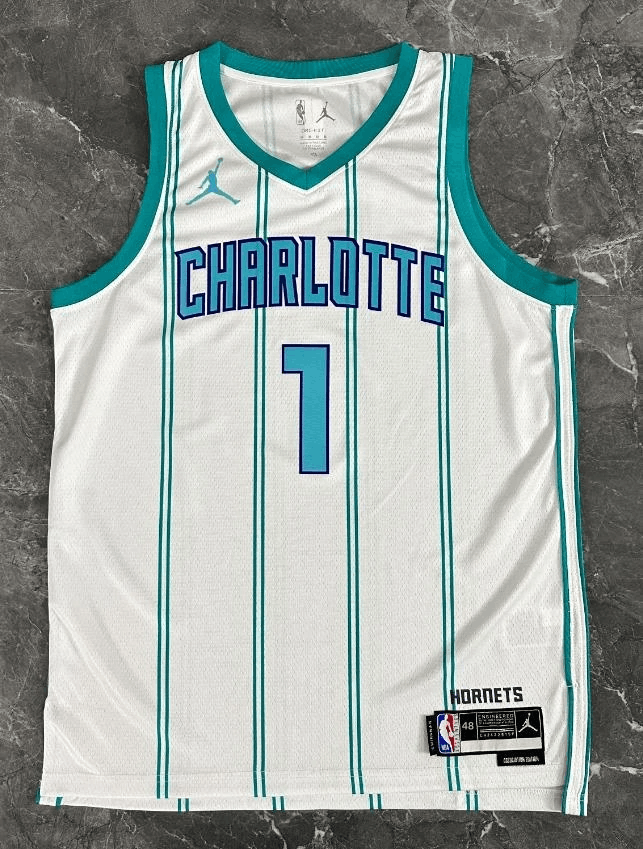 NBA Charlotte Hornets 1 LaMelo Ball Jersey M Size Size US M / EU 48-50 / 2 - 2 Thumbnail