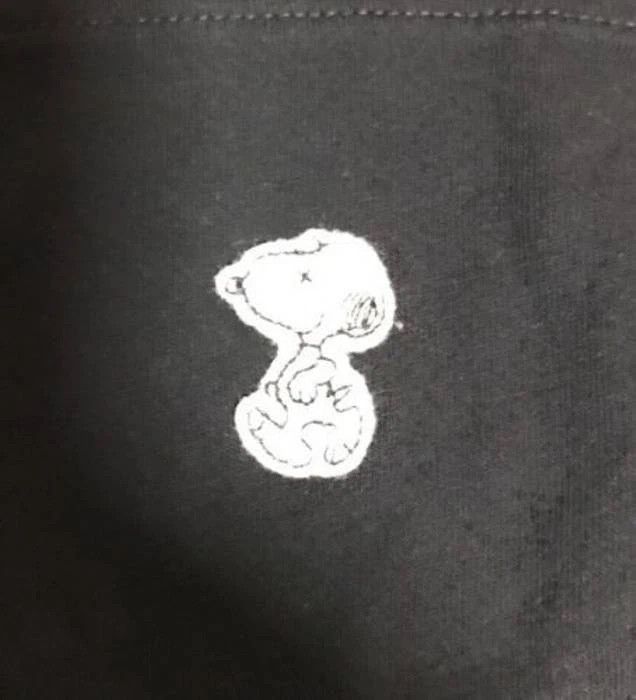 Kaws × Peanuts × Uniqlo short sleeve t-shirt black pocket snoopy size X-small Size US XS / EU 42 / 0 - 2 Thumbnail