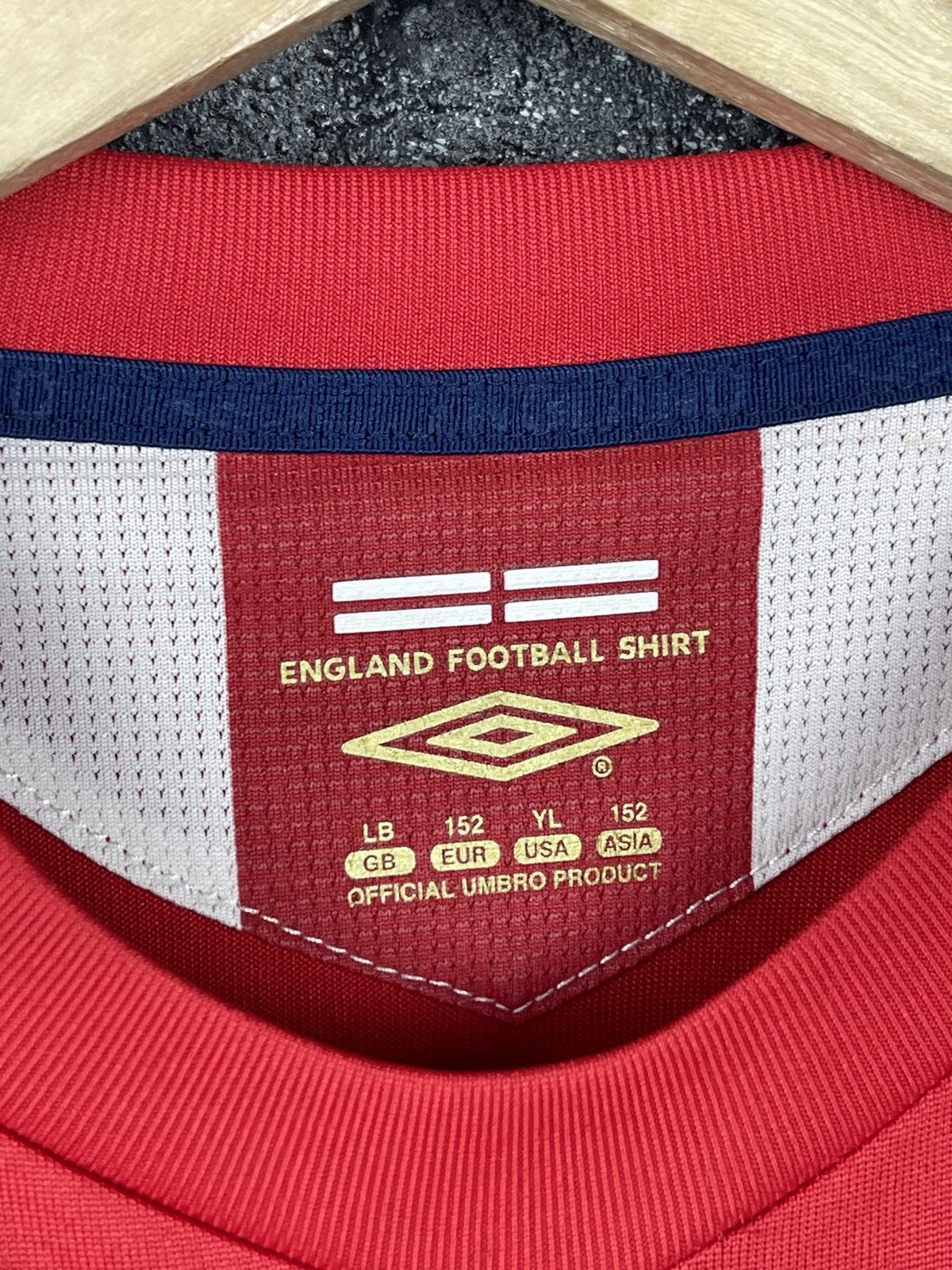 Umbro Umbro England Football Team Vintage Soccer Jersey Youth Size XL #7 Beckham Size US XS / EU 42 / 0 - 9 Thumbnail