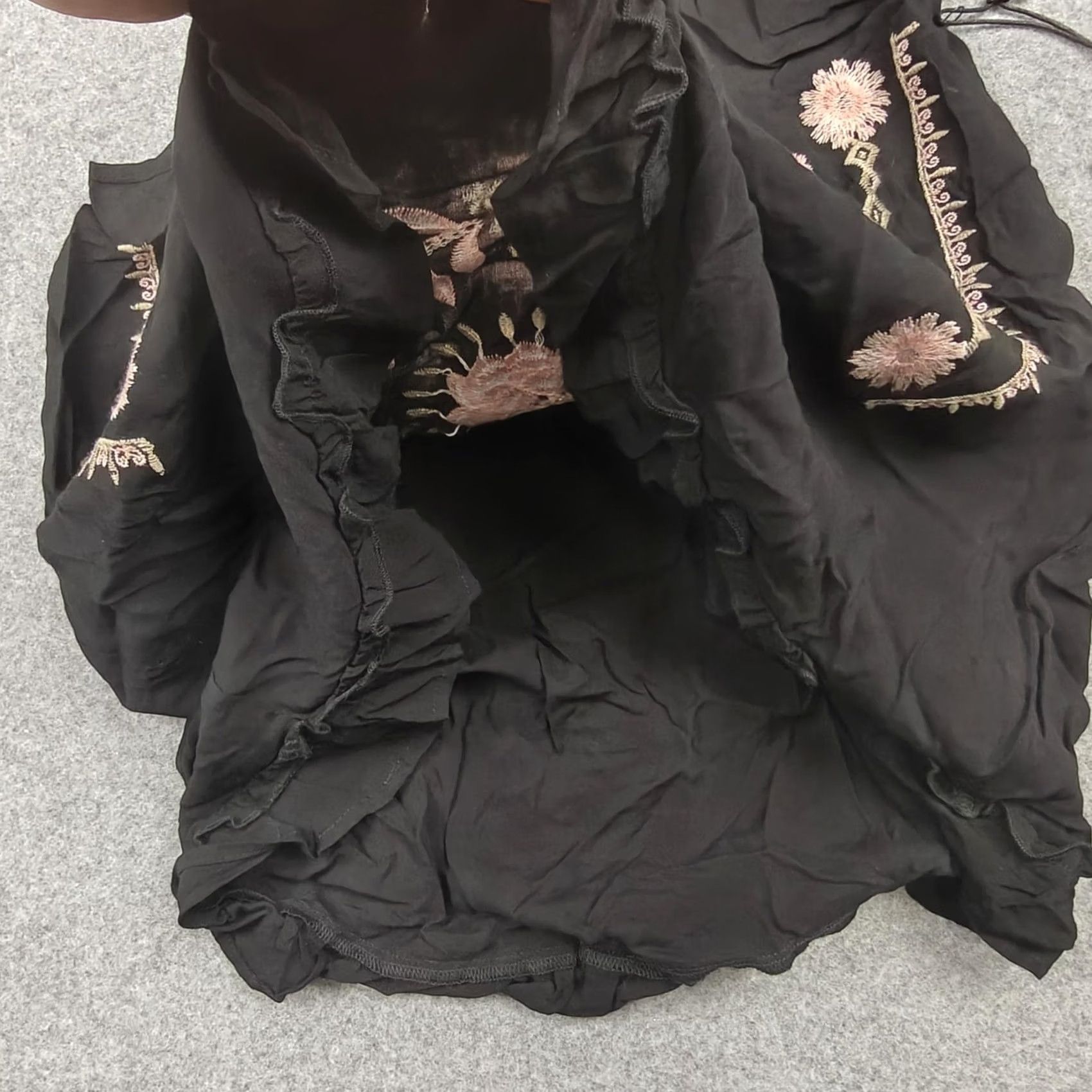Vintage Andree By Unit Tank Top Womens Small Black Embroidered Boho Tunic Ruffle Hem New Size S / US 4 / IT 40 - 5 Thumbnail