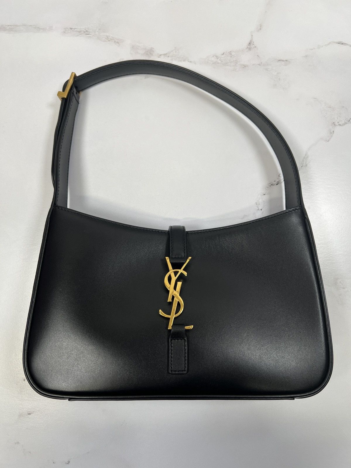 Yves Saint Laurent YSL Yves Saint Laurent Le 5 A 7 Hobo Shoulder Bag Purse Size ONE SIZE - 2 Thumbnail