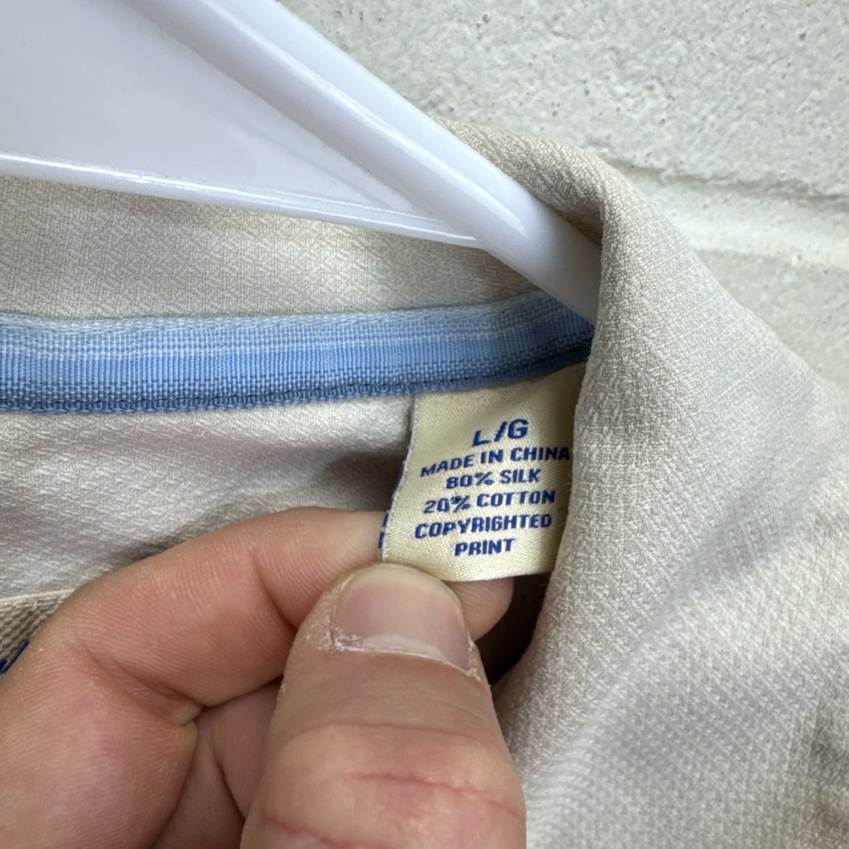 Tommy Bahama Tommy Bahama Shirt Mens Large Beige Blue Silk Camp Hawaiian Marlin Fish Waves Size US L / EU 52-54 / 3 - 4 Thumbnail