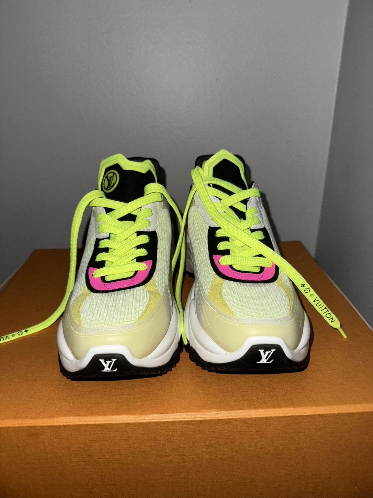 Louis Vuitton loui vuitton run 55 white neon Size US 6 / IT 36 - 3 Thumbnail