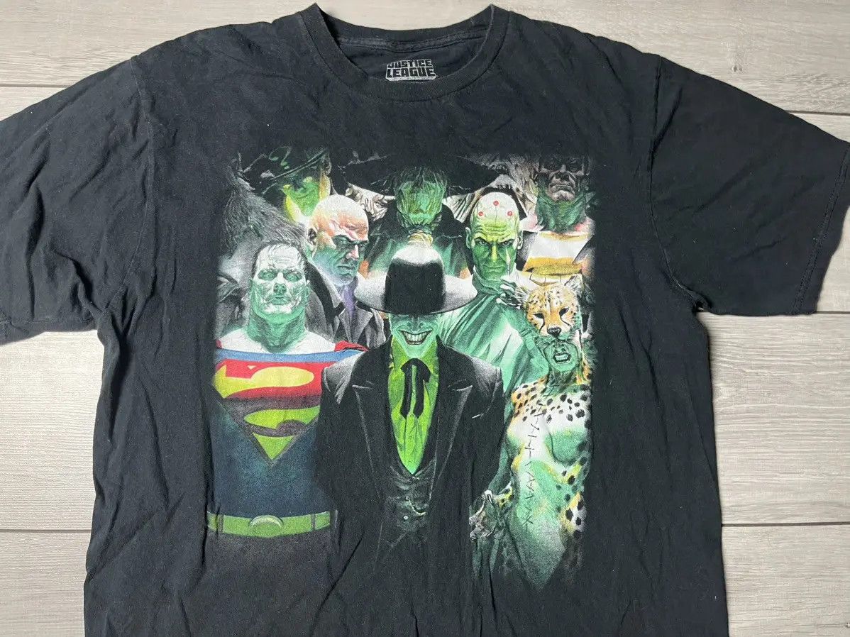DC Comics Dc comics Tshirt justice league all antagonist size XLarge Size US XL / EU 56 / 4 - 3 Thumbnail