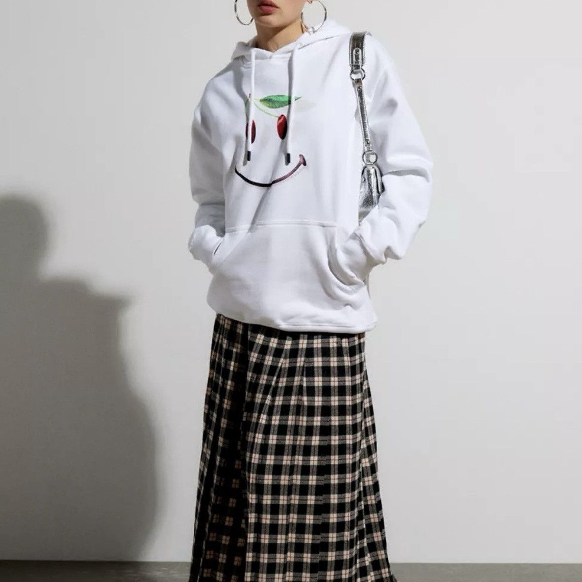 Urban Outfitters MARKET x Smiley Ripe Hoodie UO Exclusive NWT Size M / US 6-8 / IT 42-44 - 4 Thumbnail