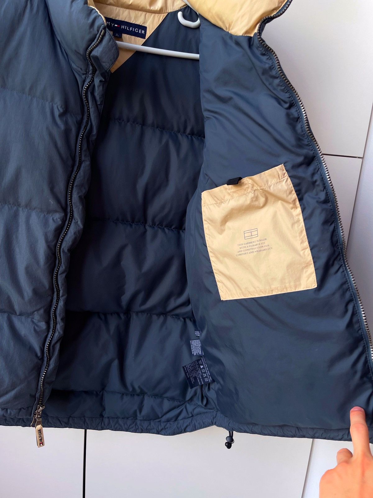 Tommy Hilfiger × Vintage Vintage Y2k Tommy Hilfiger Down Vest Size US L / EU 52-54 / 3 - 7 Thumbnail