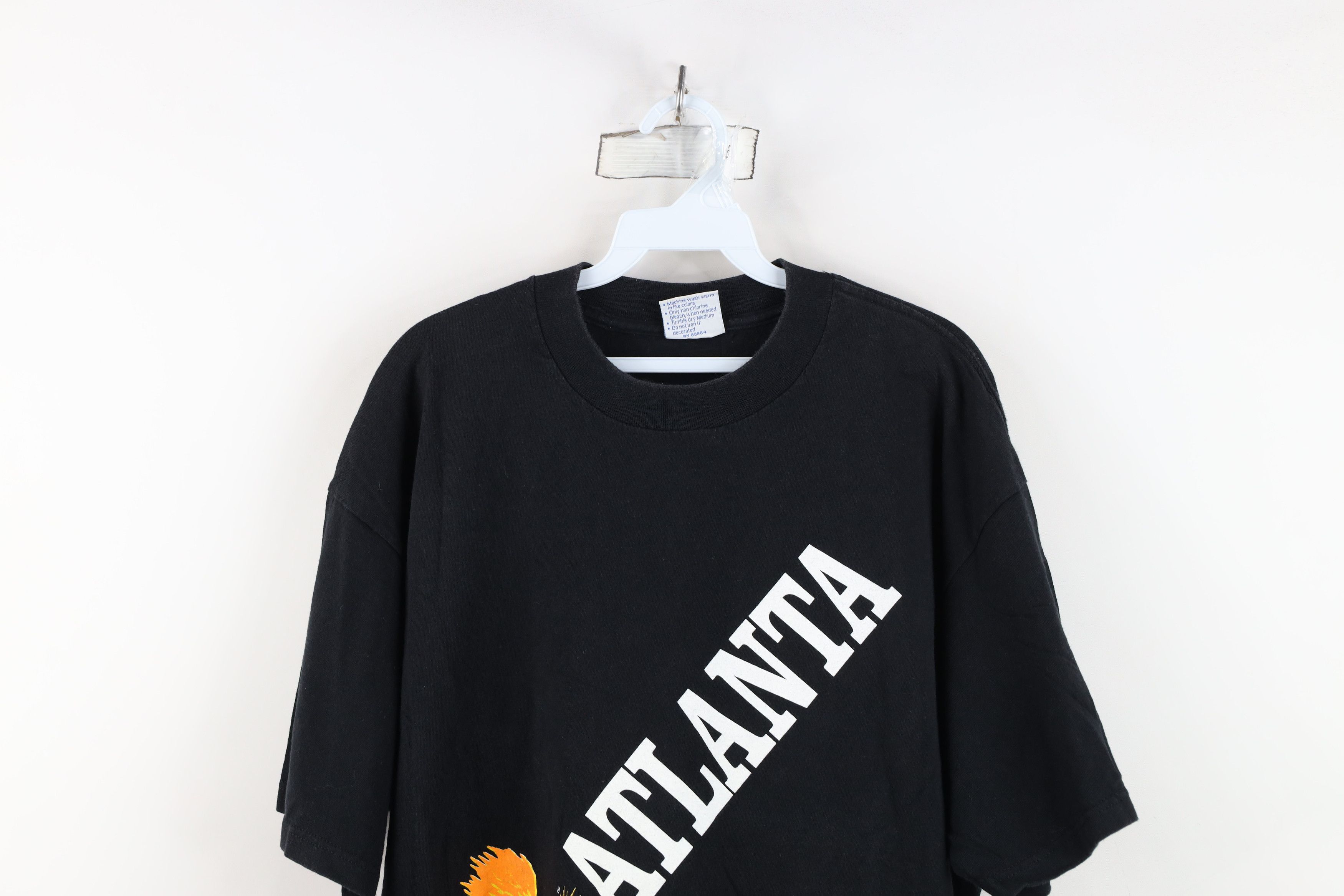 Vintage Vintage 90s of Blues Atlanta Short Sleeve T-Shirt Black USA Size US XL / EU 56 / 4 - 2 Thumbnail