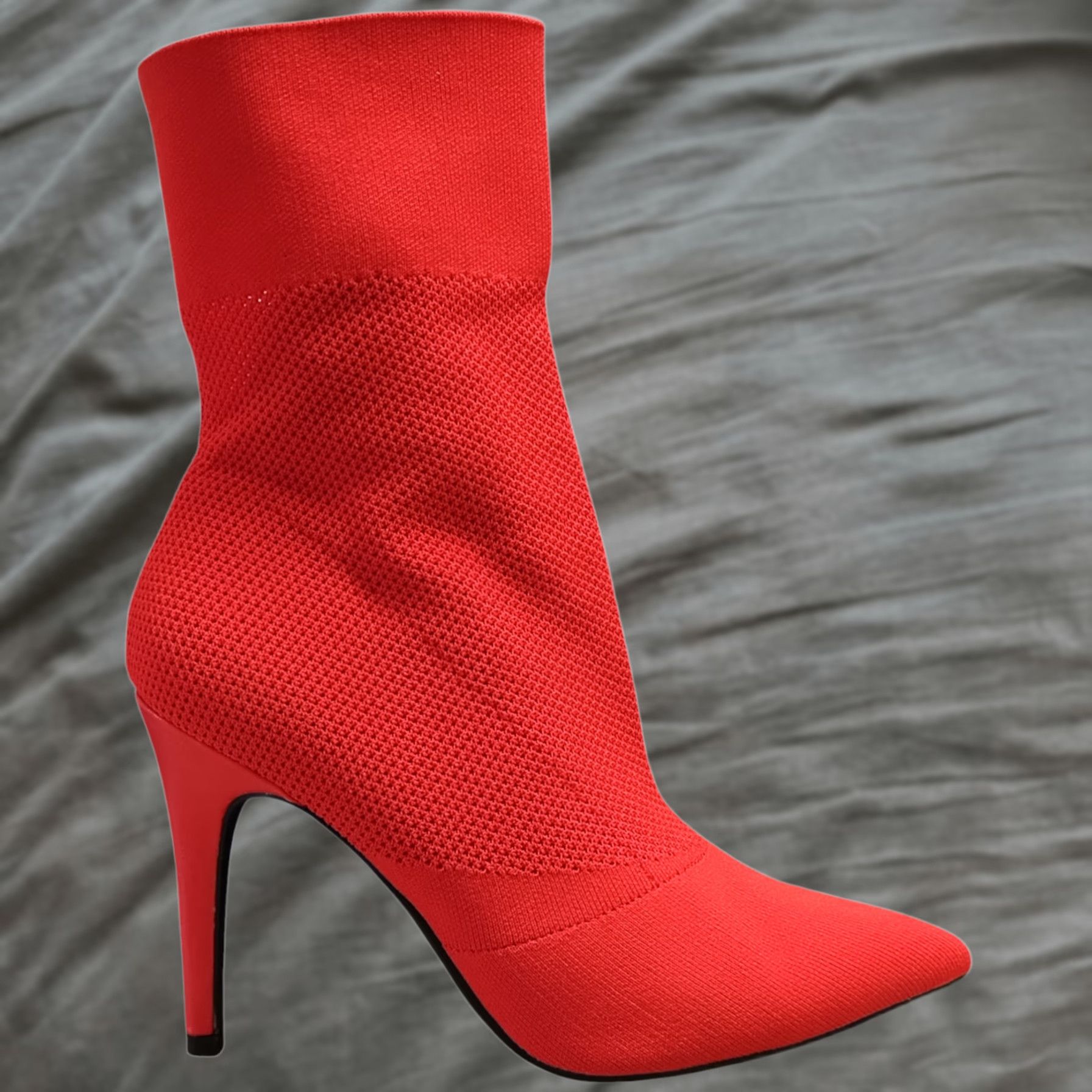 Vintage R.Rash Stiletto Heels Womens US Size 7.5W Red Fabric Upper Pointed Toe Pull On NWOB Size: Womens Size 7.5W Mens? Size US 8 / IT 38 - 1 Thumbnail