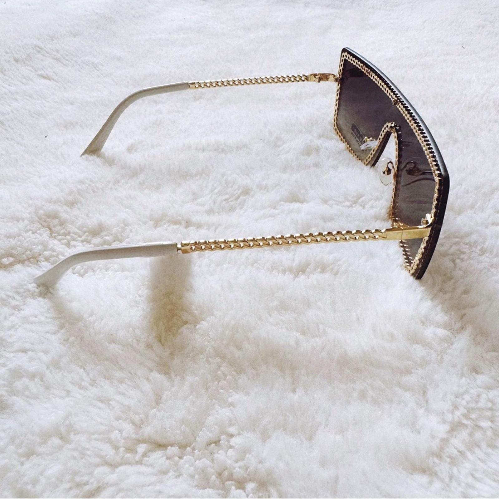 Other Christine Black Two Tone w/ White Chain Shield Sunglasses Size ONE SIZE - 6 Thumbnail