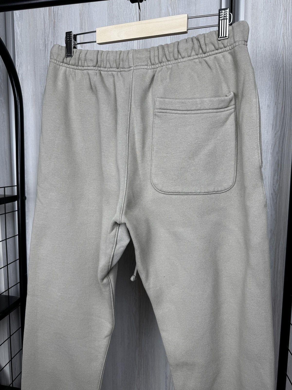 Fear of God Essentials Fear of God beige cotton sweatpants Size US 32 / EU 48 - 7 Thumbnail
