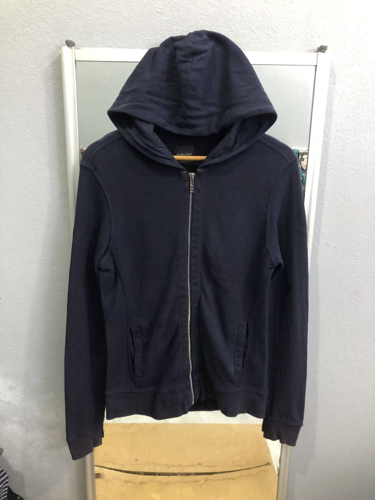 Zara Zara Man Basic Navy Zip Hoodie Basic Collection Size US M / EU 48-50 / 2 - 1 Thumbnail